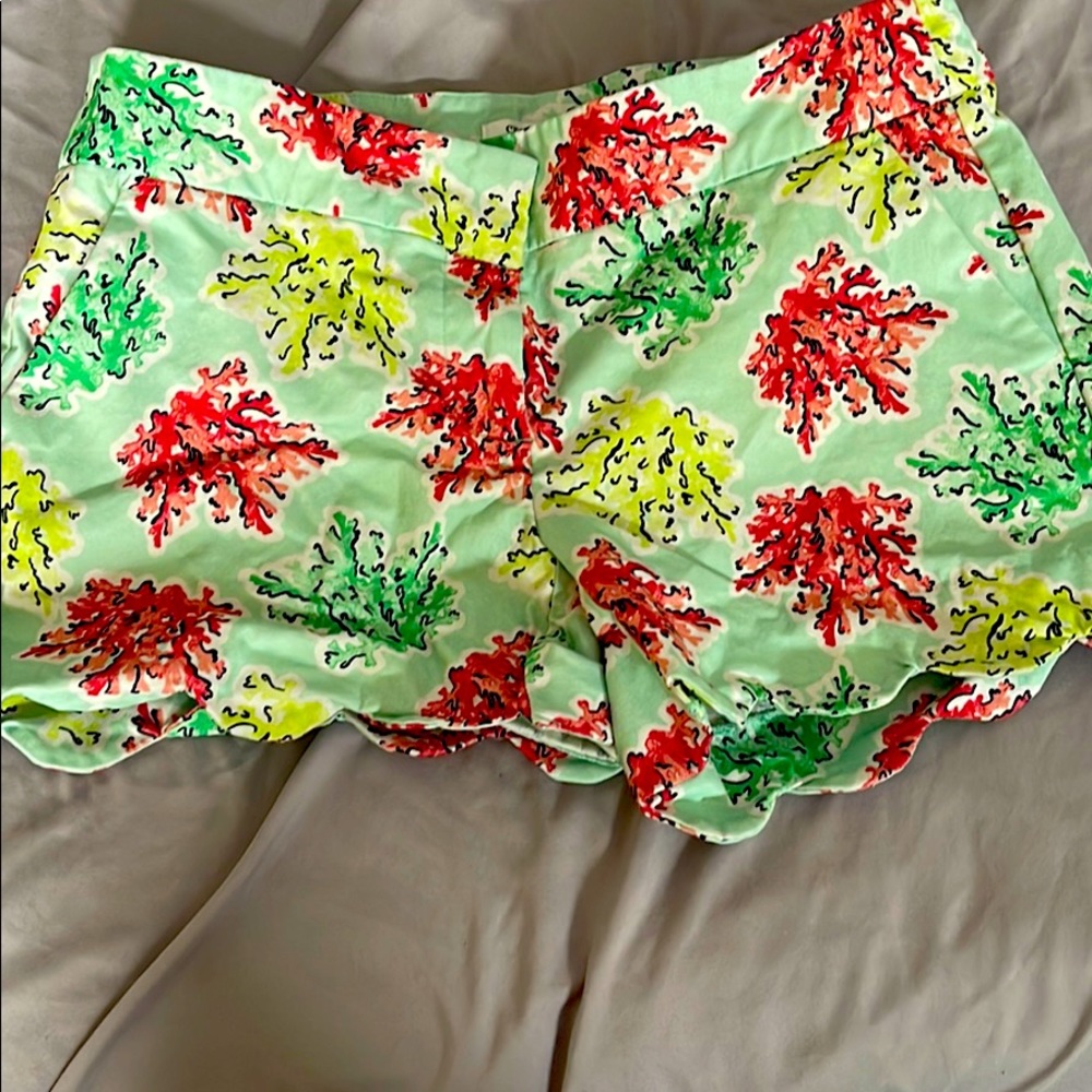 Crown and Ivy short